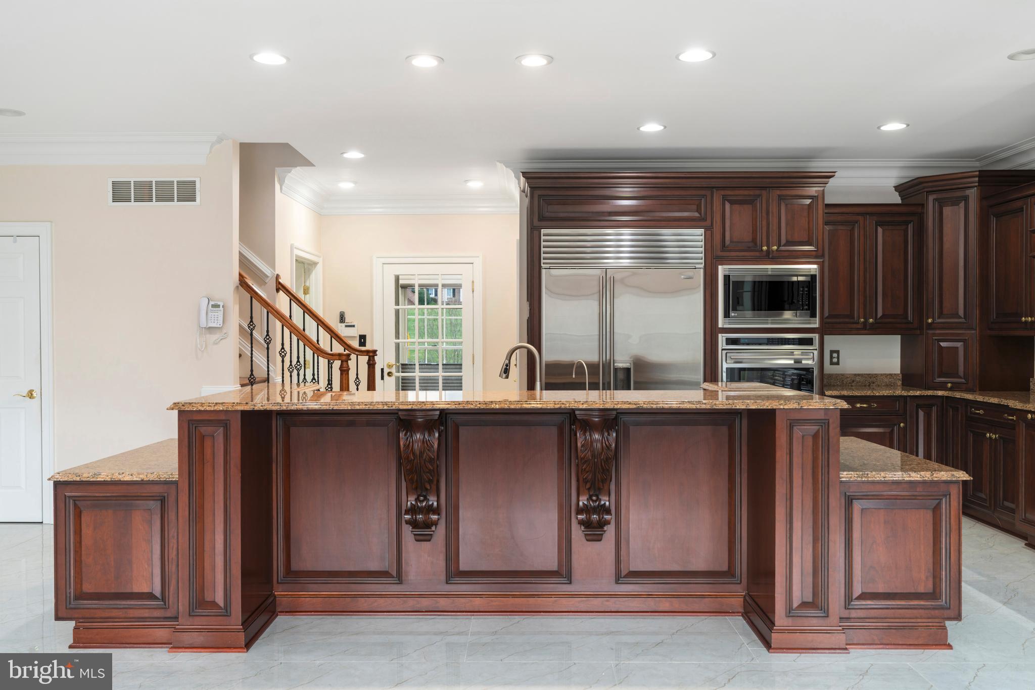 FALLS CREST - Residential