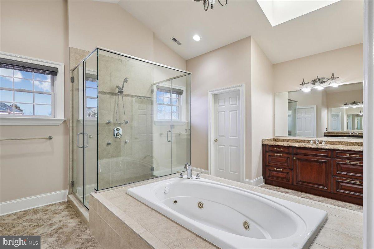 FALLS CREST - Residential