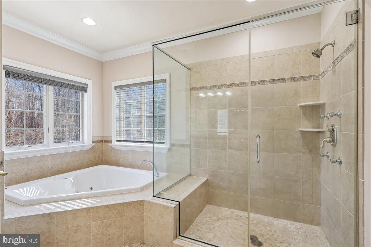 FALLS CREST - Residential