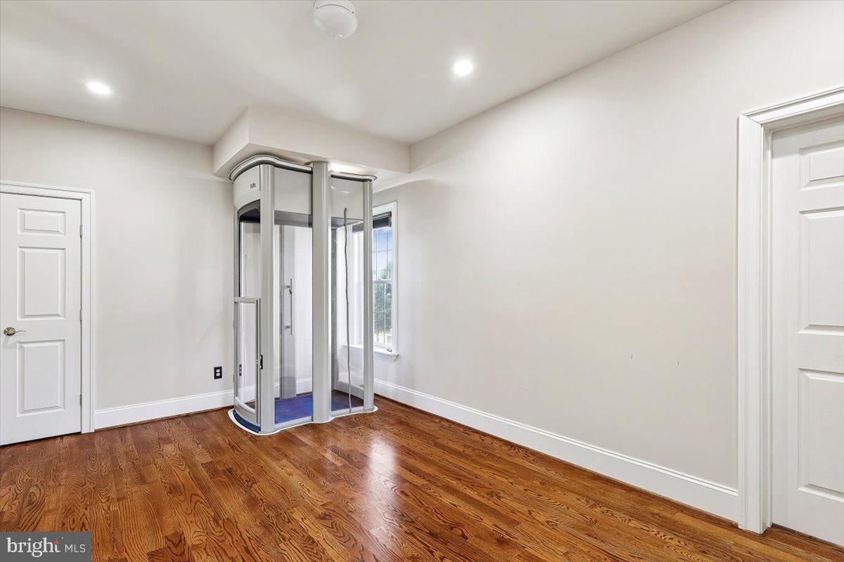 FALLS CREST - Residential