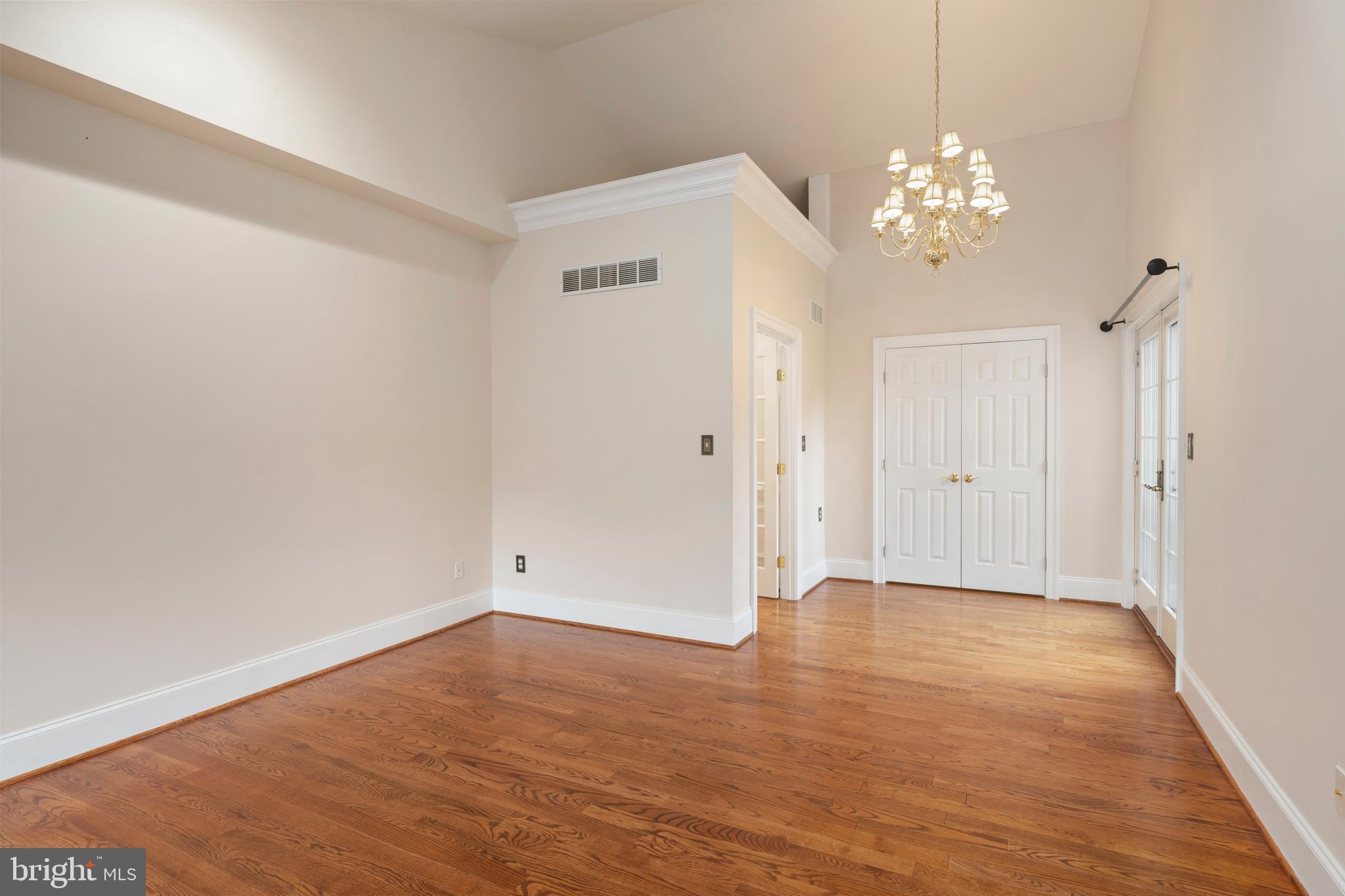 FALLS CREST - Residential