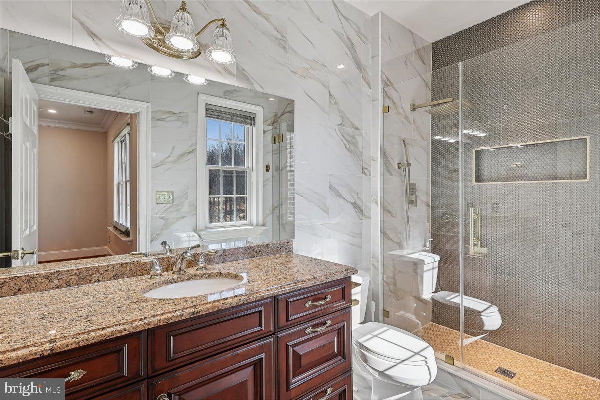 FALLS CREST - Residential