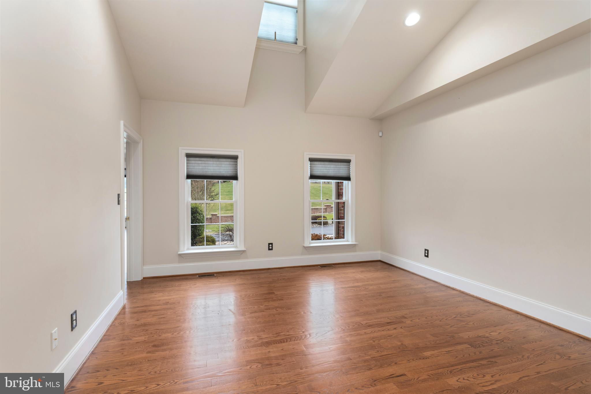 FALLS CREST - Residential