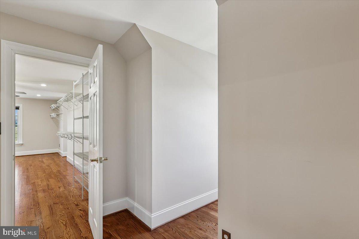 FALLS CREST - Residential