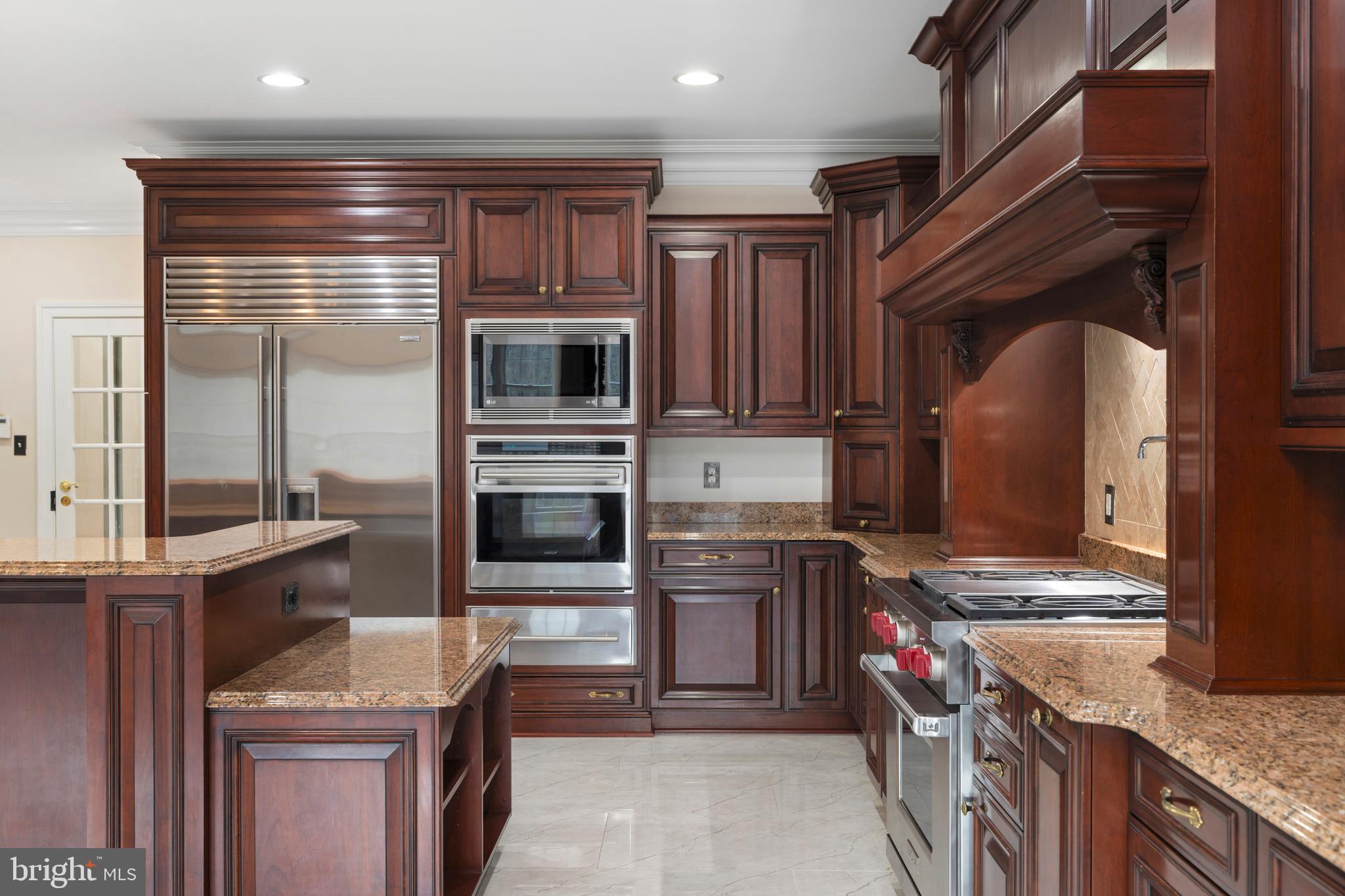 FALLS CREST - Residential