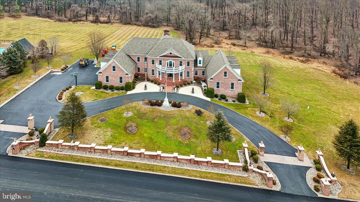 FALLS CREST - Residential