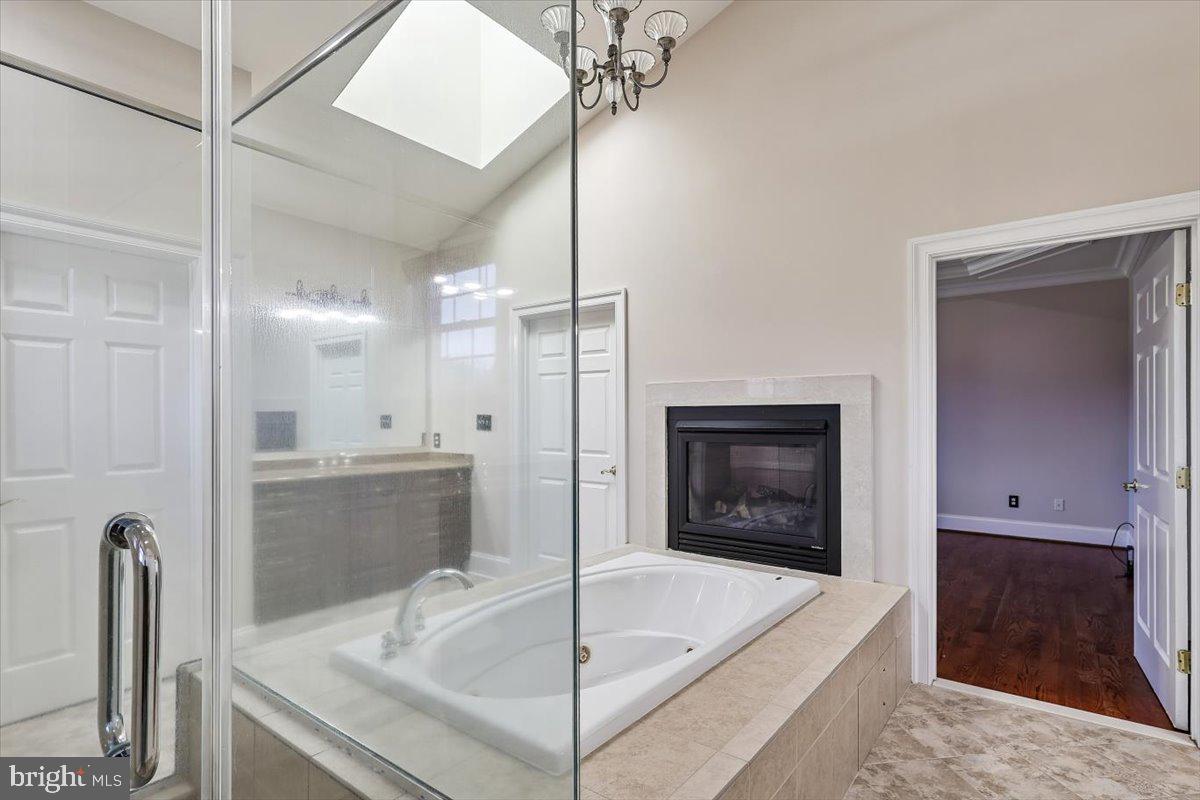 FALLS CREST - Residential