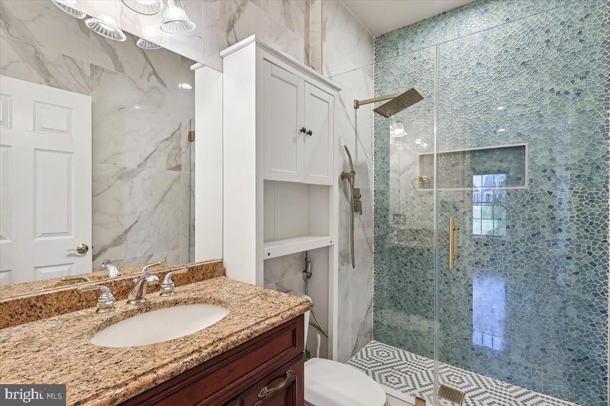 FALLS CREST - Residential