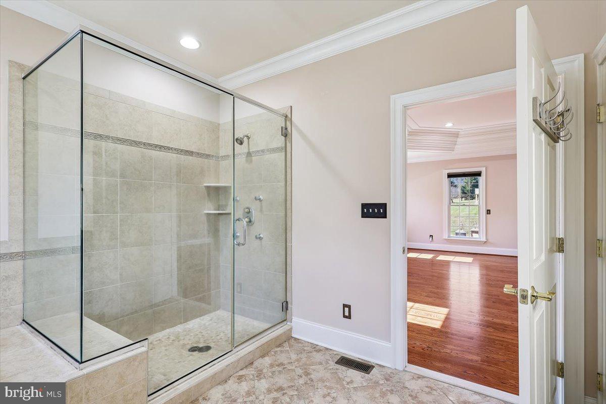 FALLS CREST - Residential