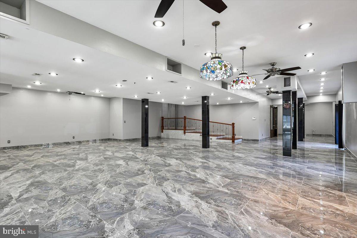 FALLS CREST - Residential