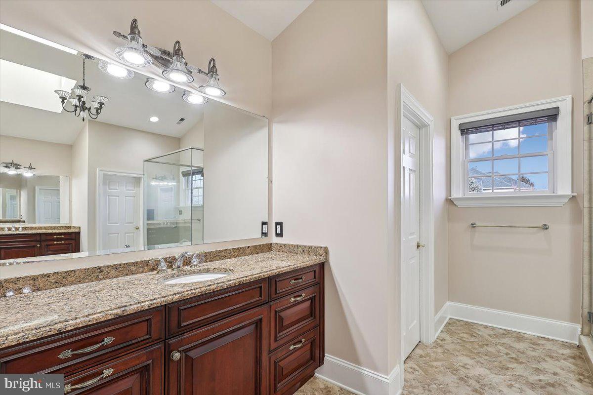 FALLS CREST - Residential