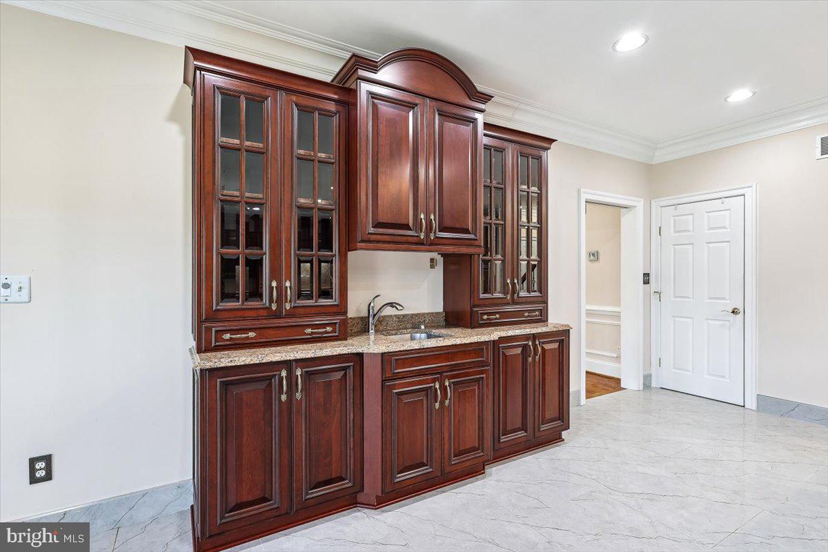 FALLS CREST - Residential