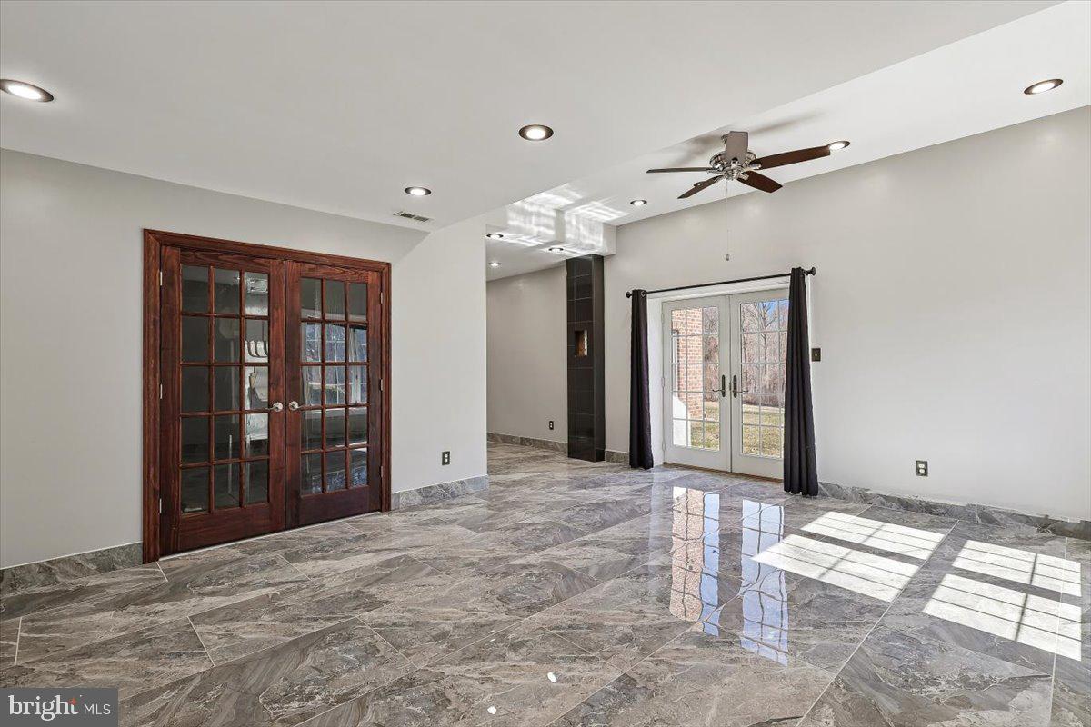 FALLS CREST - Residential