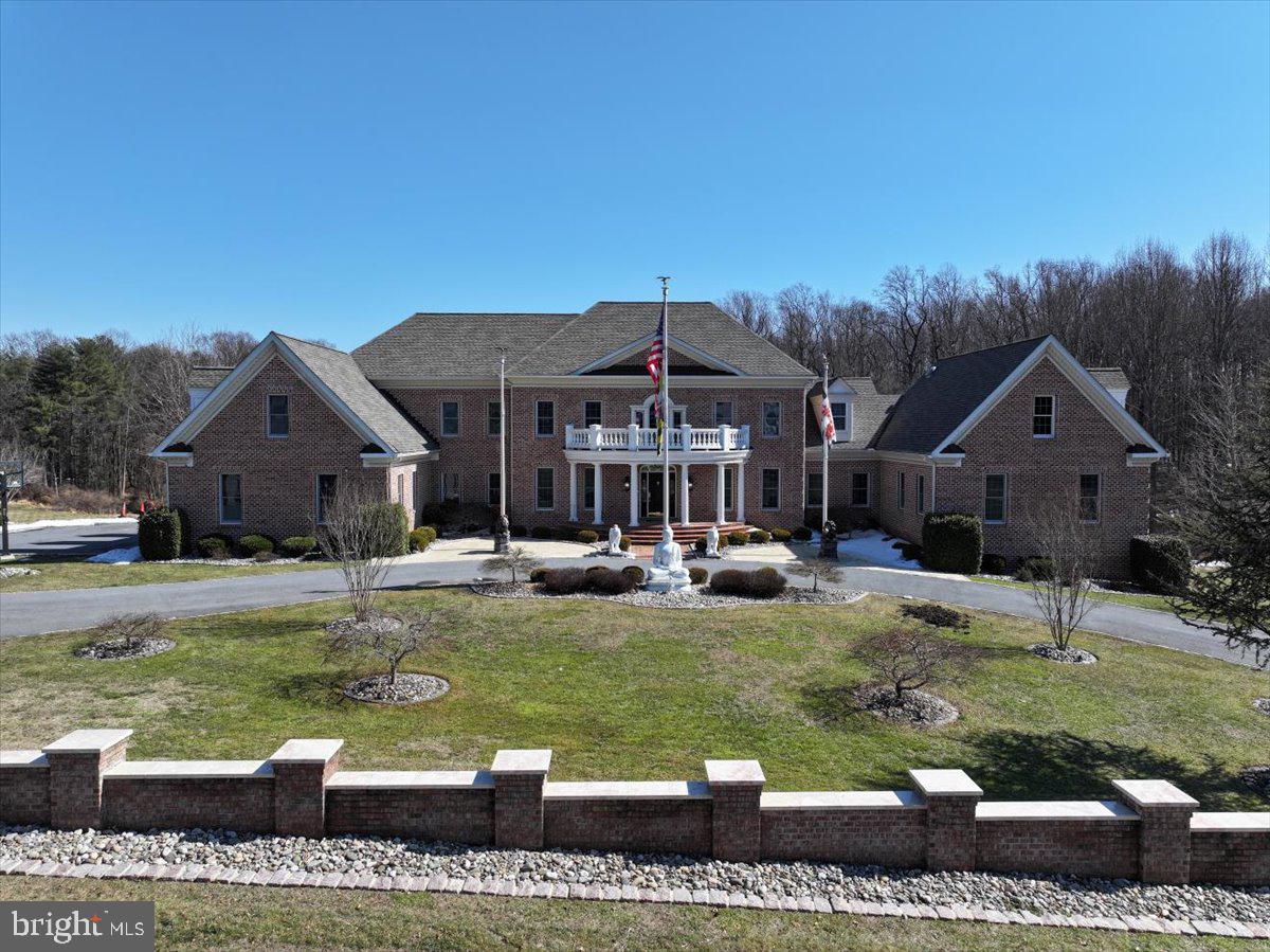 FALLS CREST - Residential