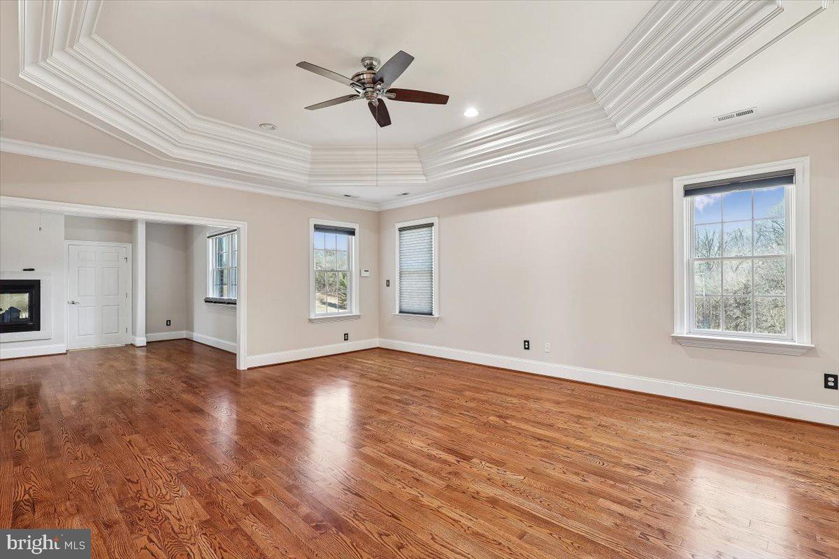 FALLS CREST - Residential