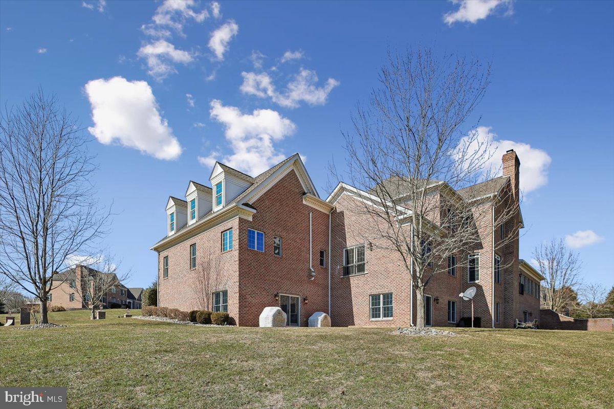 FALLS CREST - Residential