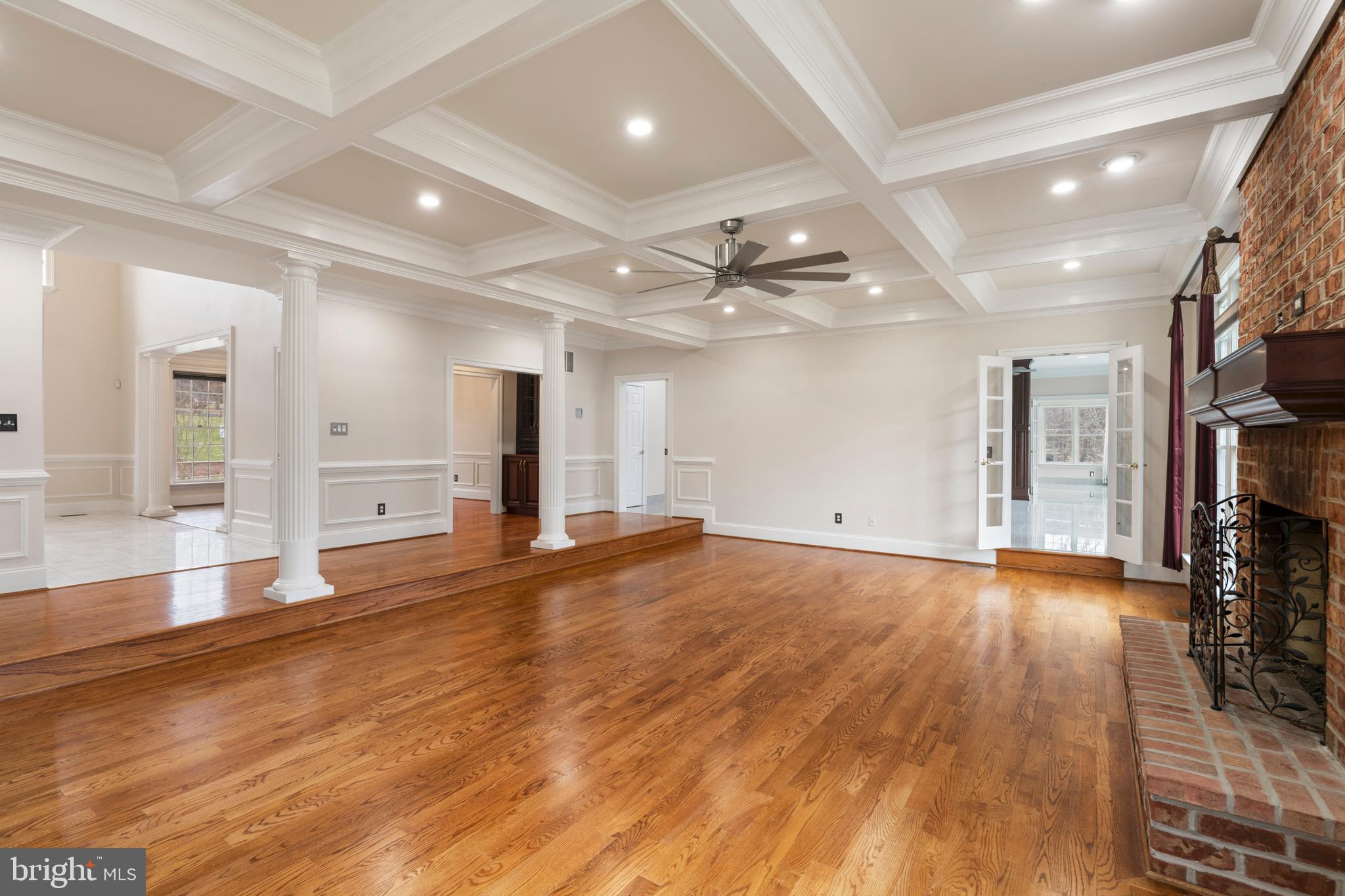 FALLS CREST - Residential