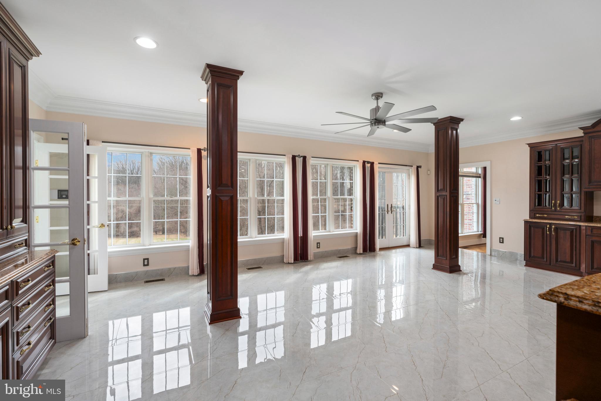 FALLS CREST - Residential