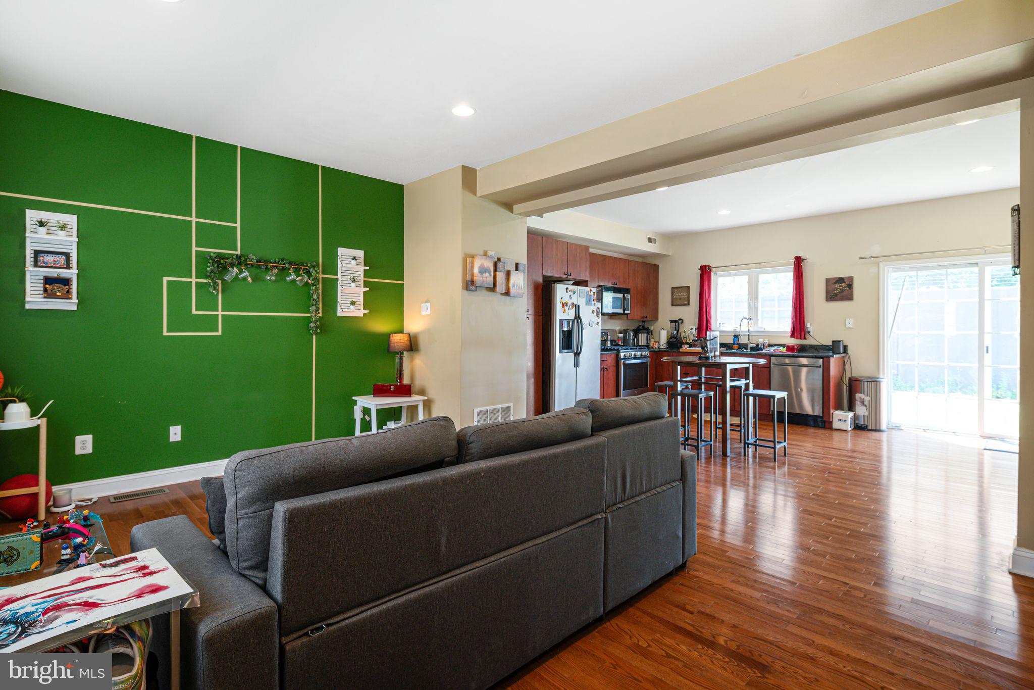 POPLAR - Residential Lease