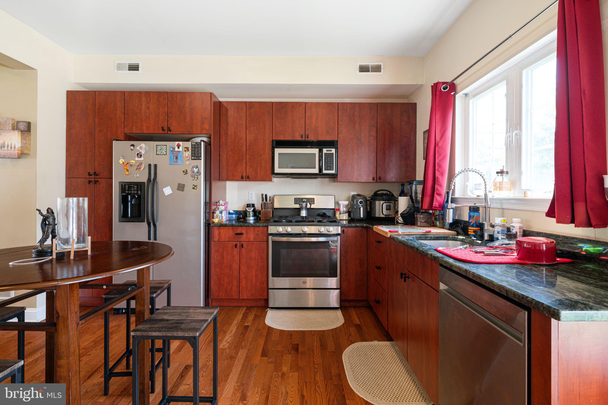 POPLAR - Residential Lease