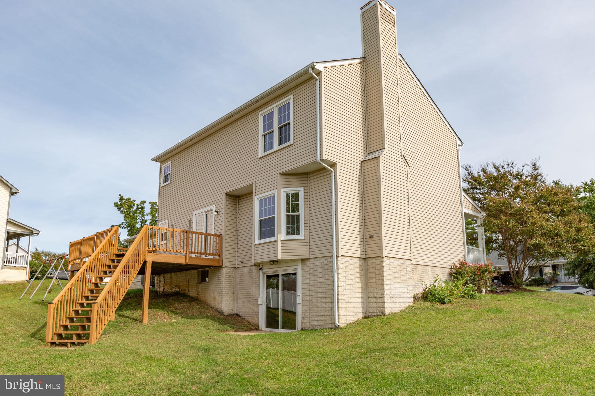 8 LITTLE BROOK CIRCLE