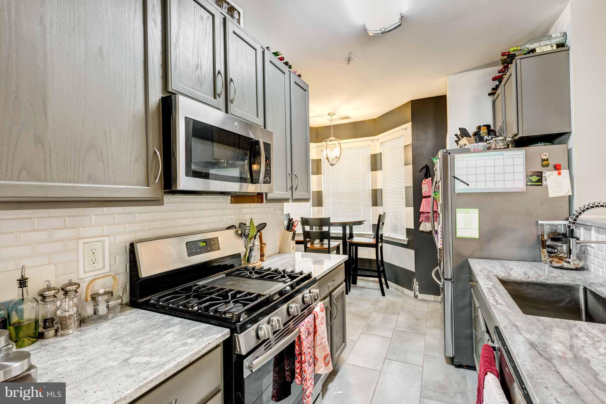 HOLLINGTON AT THE POINTE - Residential