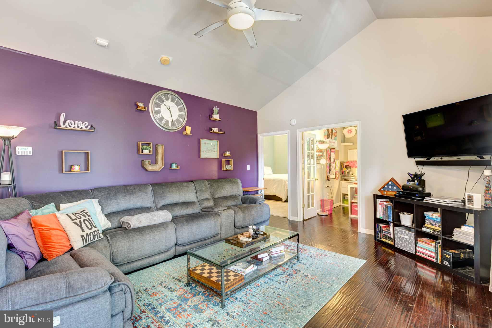 HOLLINGTON AT THE POINTE - Residential