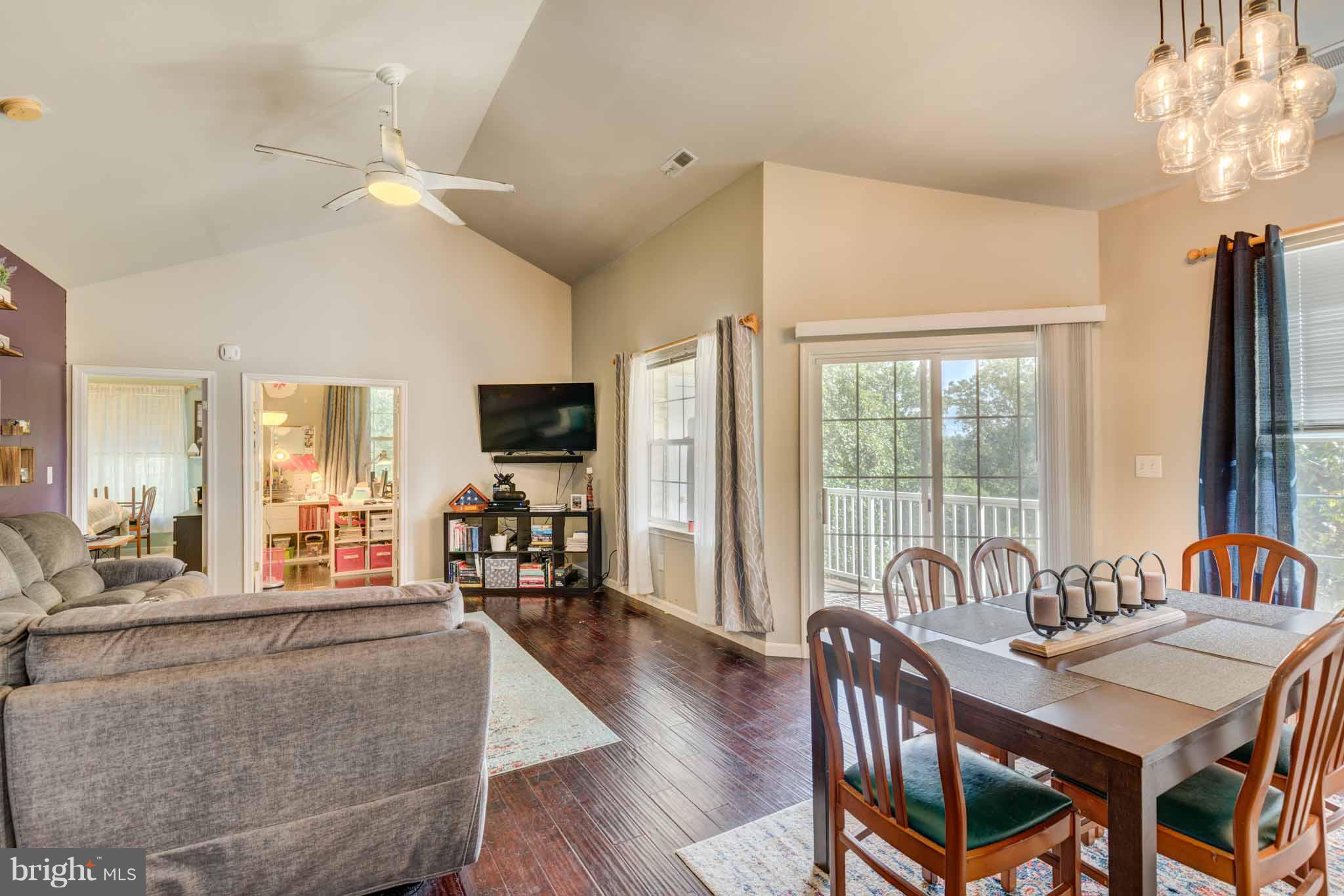 HOLLINGTON AT THE POINTE - Residential