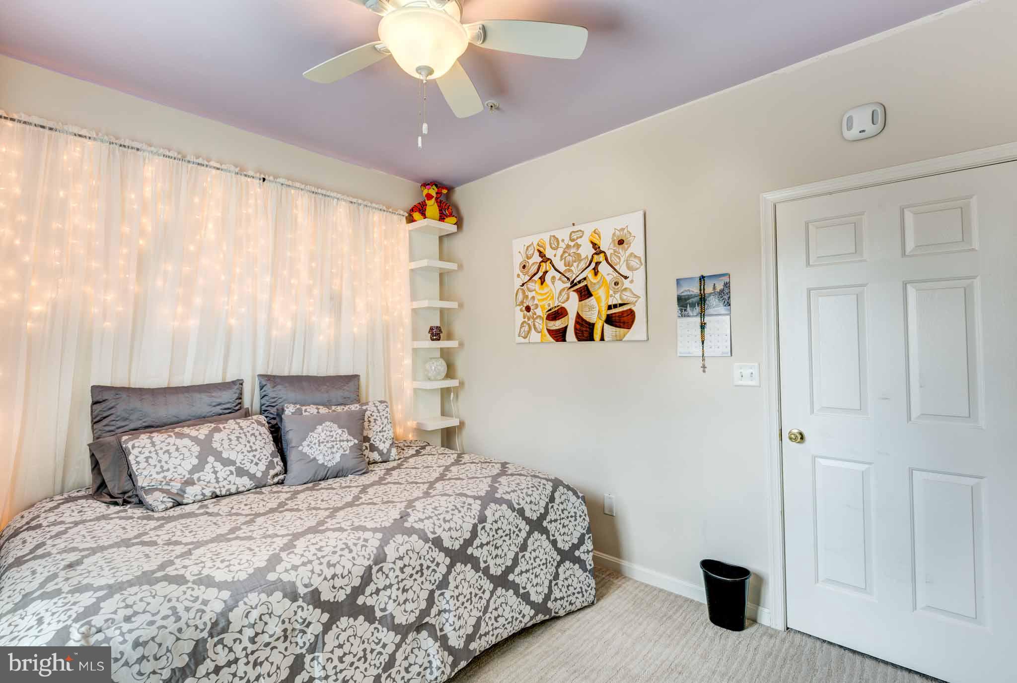 HOLLINGTON AT THE POINTE - Residential