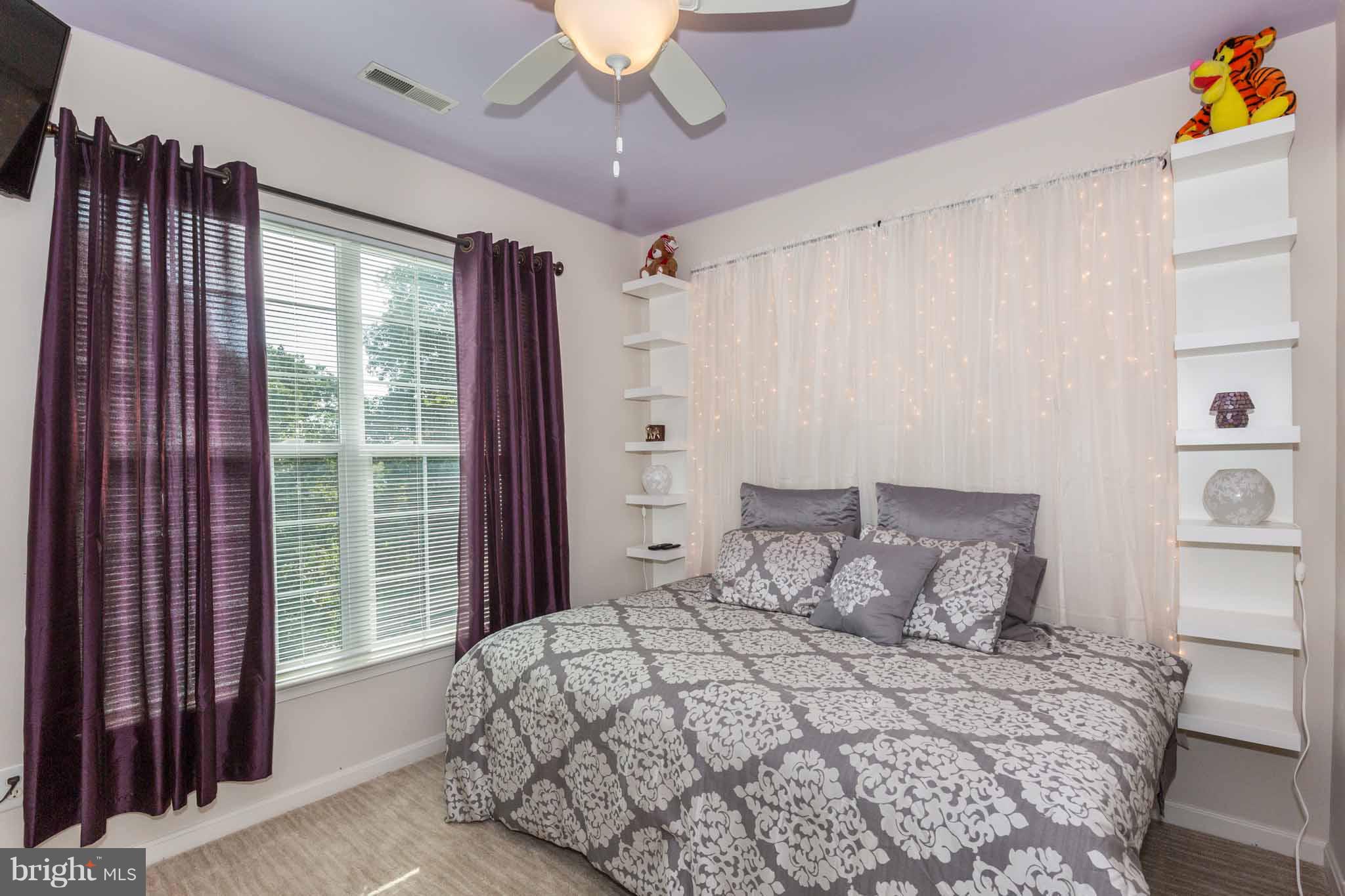 HOLLINGTON AT THE POINTE - Residential