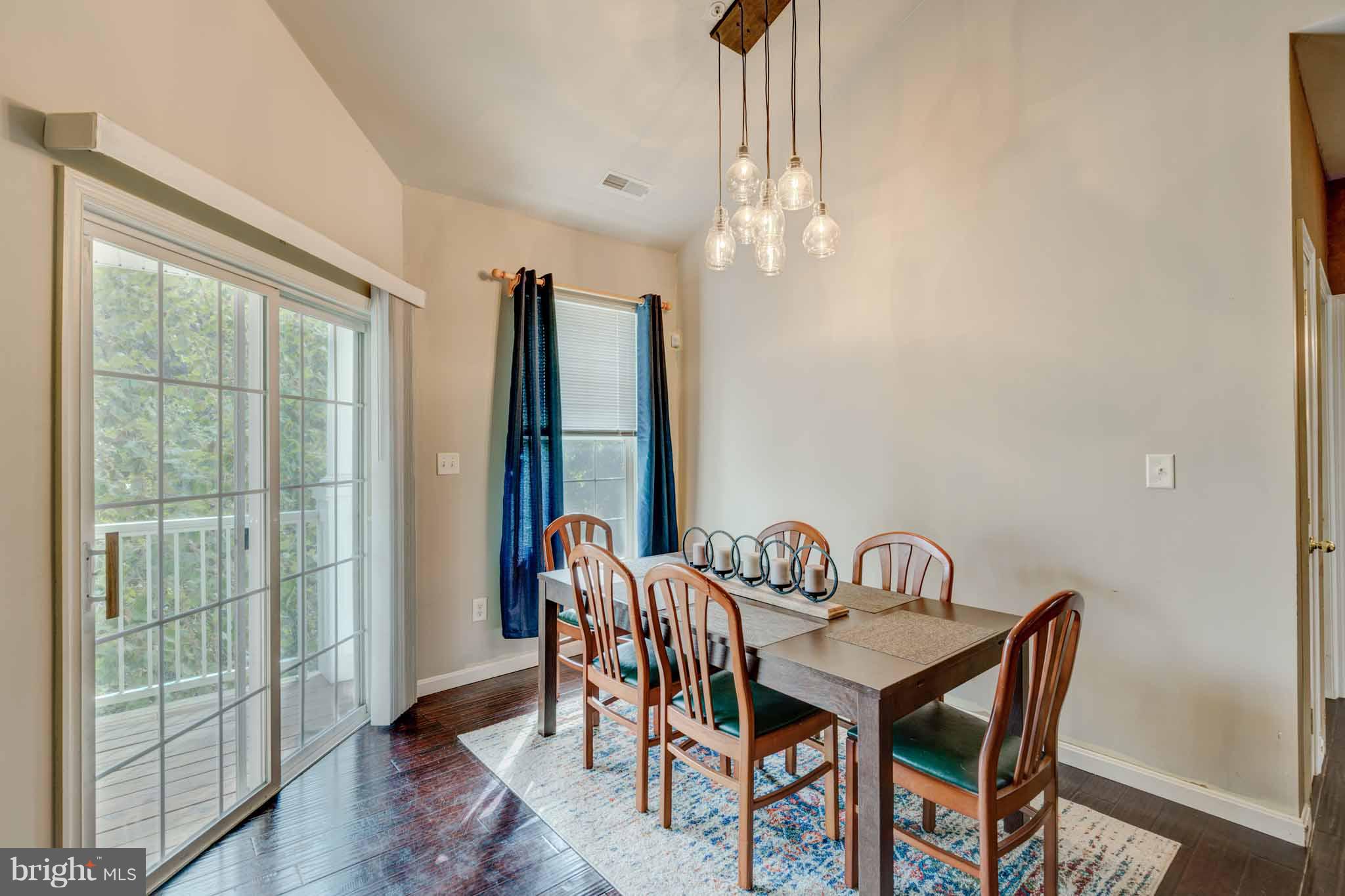 HOLLINGTON AT THE POINTE - Residential