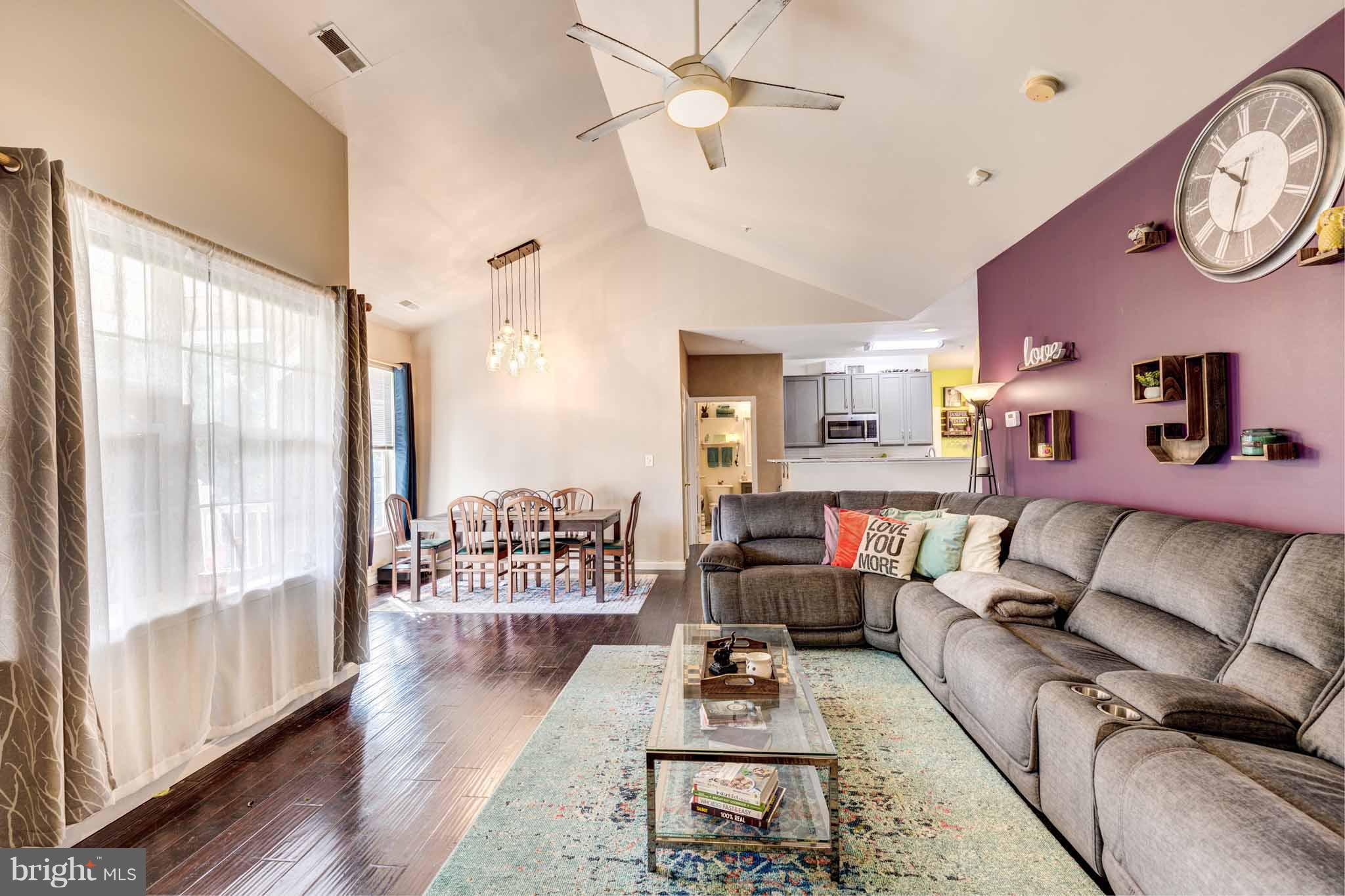 HOLLINGTON AT THE POINTE - Residential