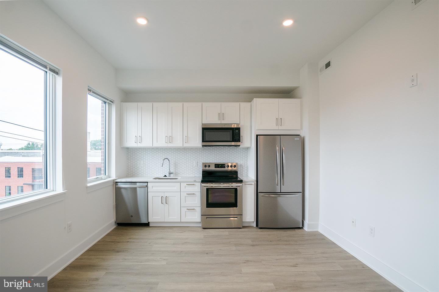 2201 WASHINGTON AVENUE UNIT 210