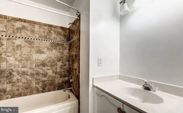 SEQUOIA LEA - Residential Lease