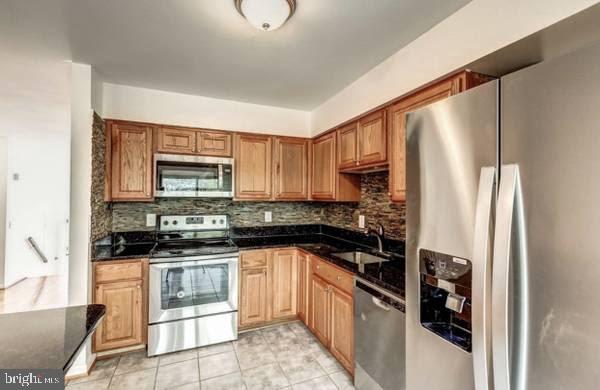 SEQUOIA LEA - Residential Lease