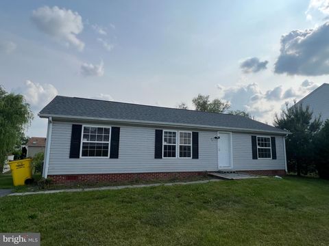 37 THAYERS GULL DRIVE MARTINSBURG WV 25405