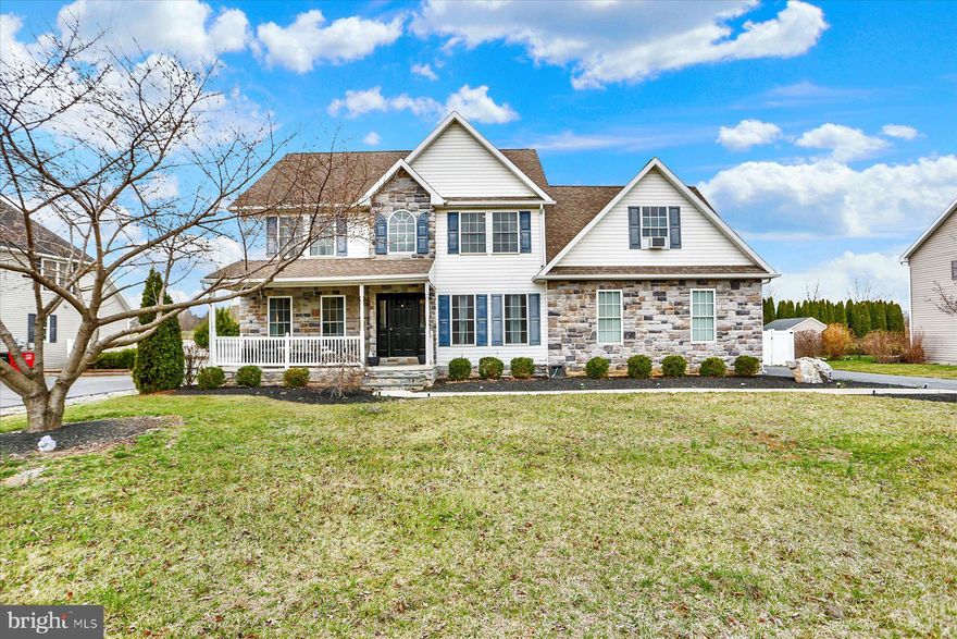 Welcome to this beautiful 4 bed, 2 1/2 bath home! 
This home boasts a large fenced in back yard with nice deck for entertaining.
Enjoy the fresh feel of the home with the new flooring on the main floor and new cabinets in the kitchen.
Lower level has lots of storage, or can be finished for additional living space.
Schedule your showing today!