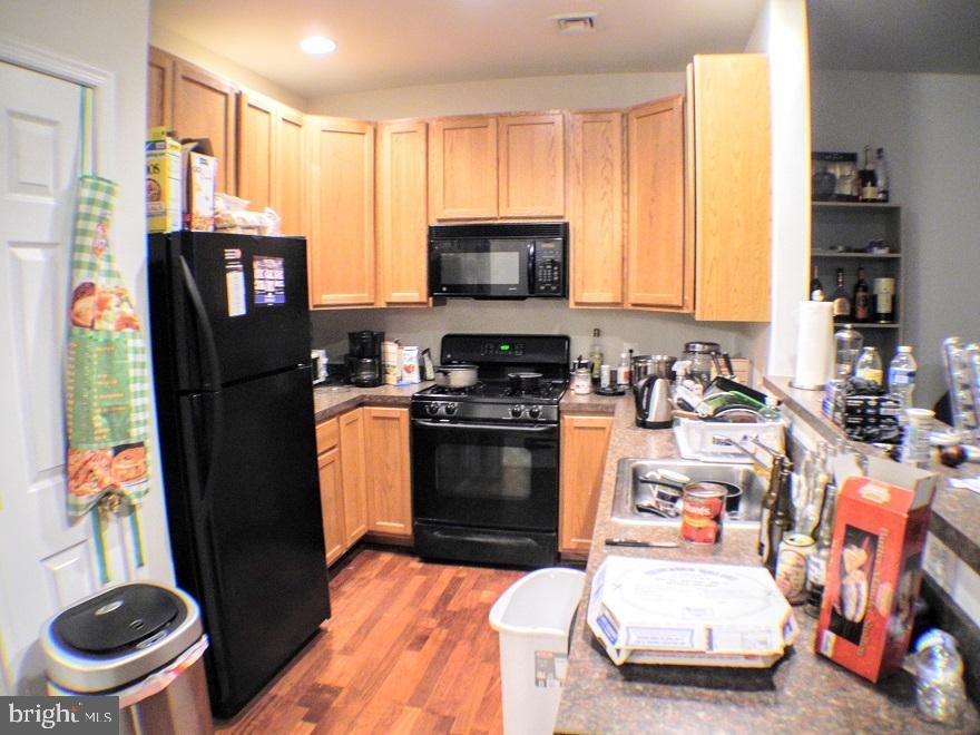 *Available NOW!*

A stunning 3 bedroom, 2 bathroom home with GARAGE PARKING in the Brewerytown/Art Museum Area. The features hardwood floors, high ceilings with recessed lighting, central air and washer/dryer in unit. The first floor contains an open living room and dining room with a balcony, and a kitchen with a dishwasher, microwave, refrigerator, and gas stove/oven, spacious country space with bar top and lots of cabinet space. The bedrooms are spacious and include large closets. The third floor features the master suite with a large closet, second full bathroom with a dual vanity and sliding glass door shower.

Lease Terms: Generally, 1st month, and 1 month security deposit due at, or prior to, lease signing. Other terms may be required by Landlord such as last month's rent upfront. $65 application fee per applicant. Tenants are responsible for: electricity, gas (if applicable), cable/internet and $10/mo technology fee. Water is a flat monthly fee of $90. Additional fees or requirements may be applicable for units with Homeowners or Condo Associations. Landlord Requirements: Applicants to make 3x the monthly rent in verifiable gross income, credit history to be considered, no evictions within the past 5 years, and must have a verifiable rental history with on-time rental payments. Exceptions to this criteria may exist under the law and will be considered. Cosigners will be considered.

*Sorry, no pets