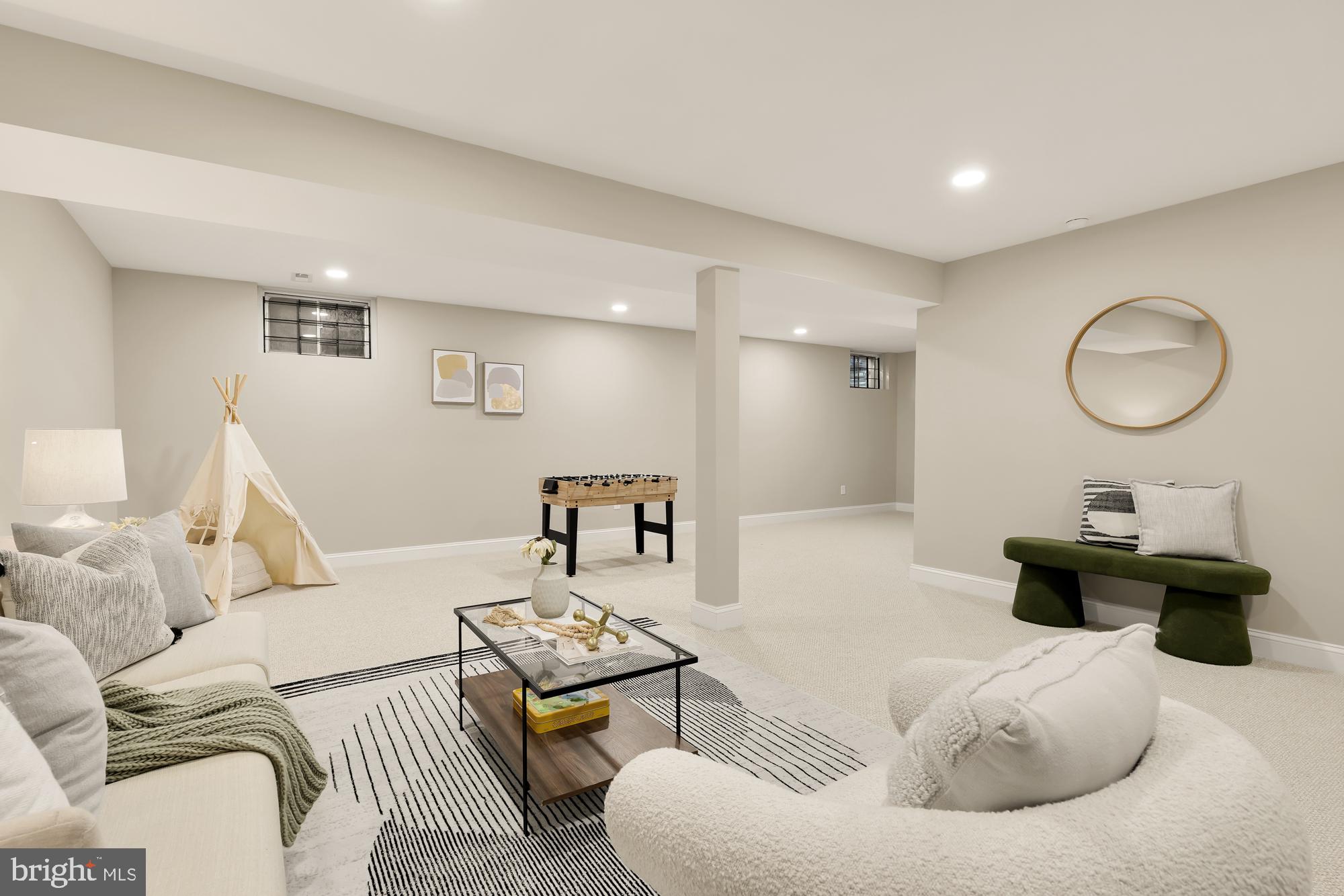 NEWINGTON WOODS WEST - Residential