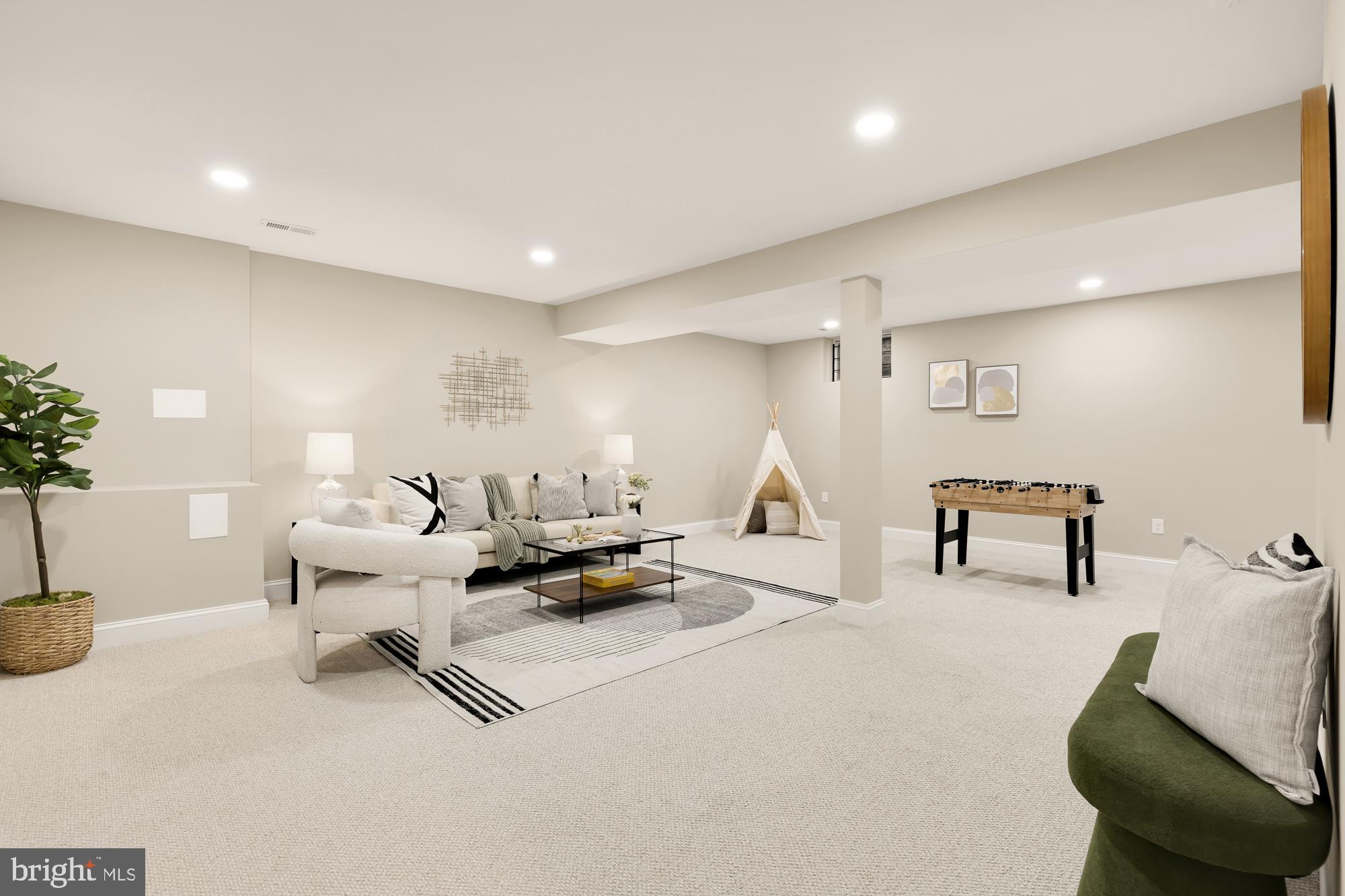 NEWINGTON WOODS WEST - Residential