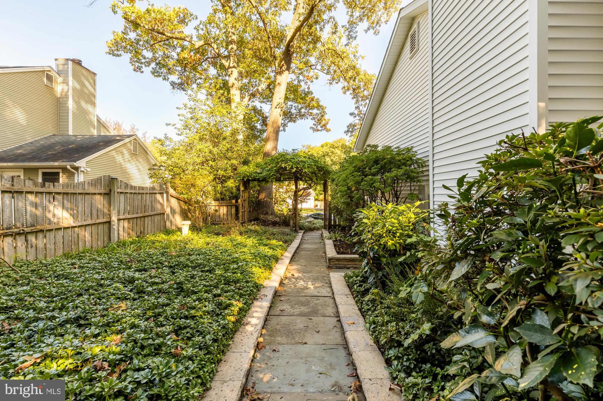 NEWINGTON WOODS WEST - Residential