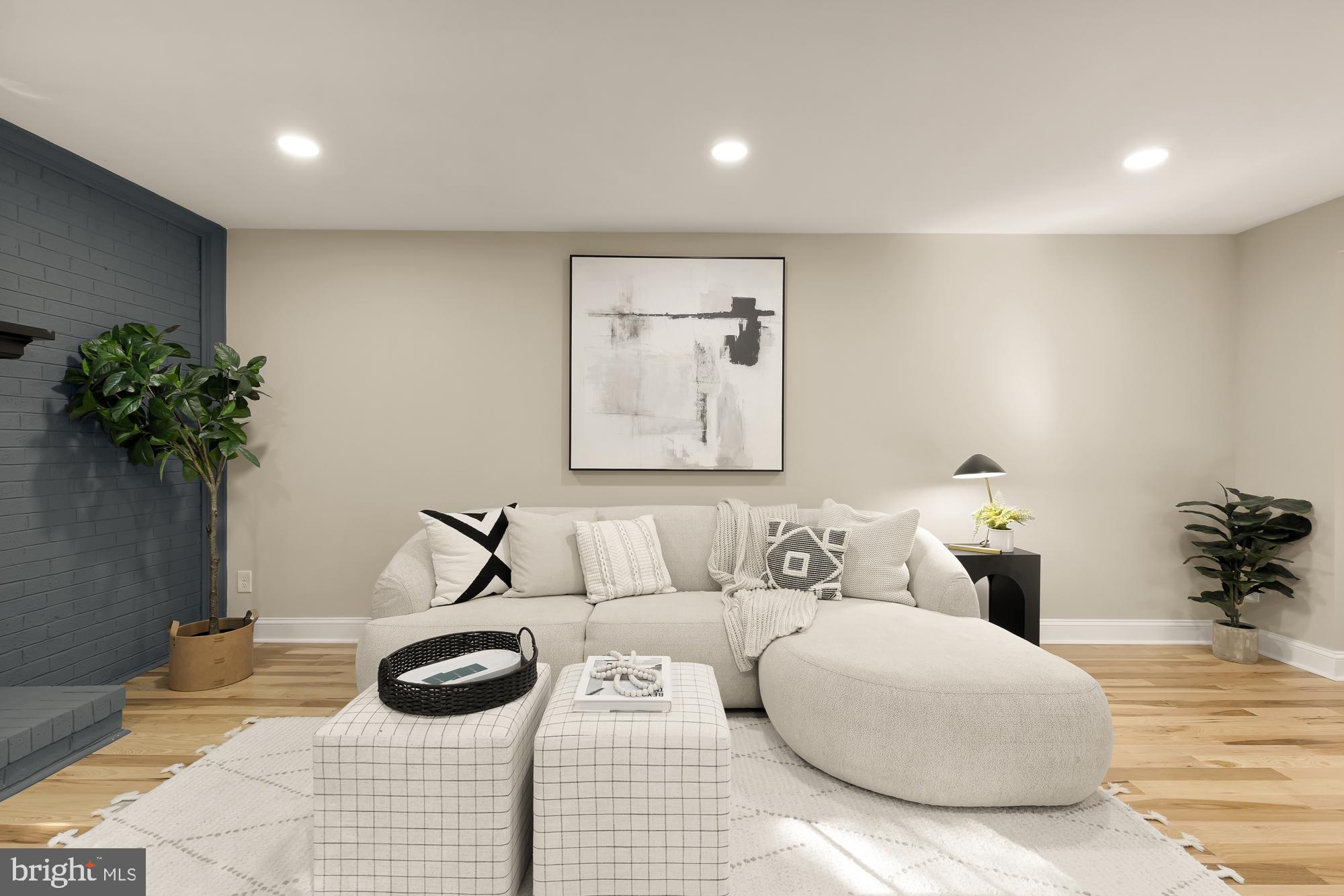 NEWINGTON WOODS WEST - Residential