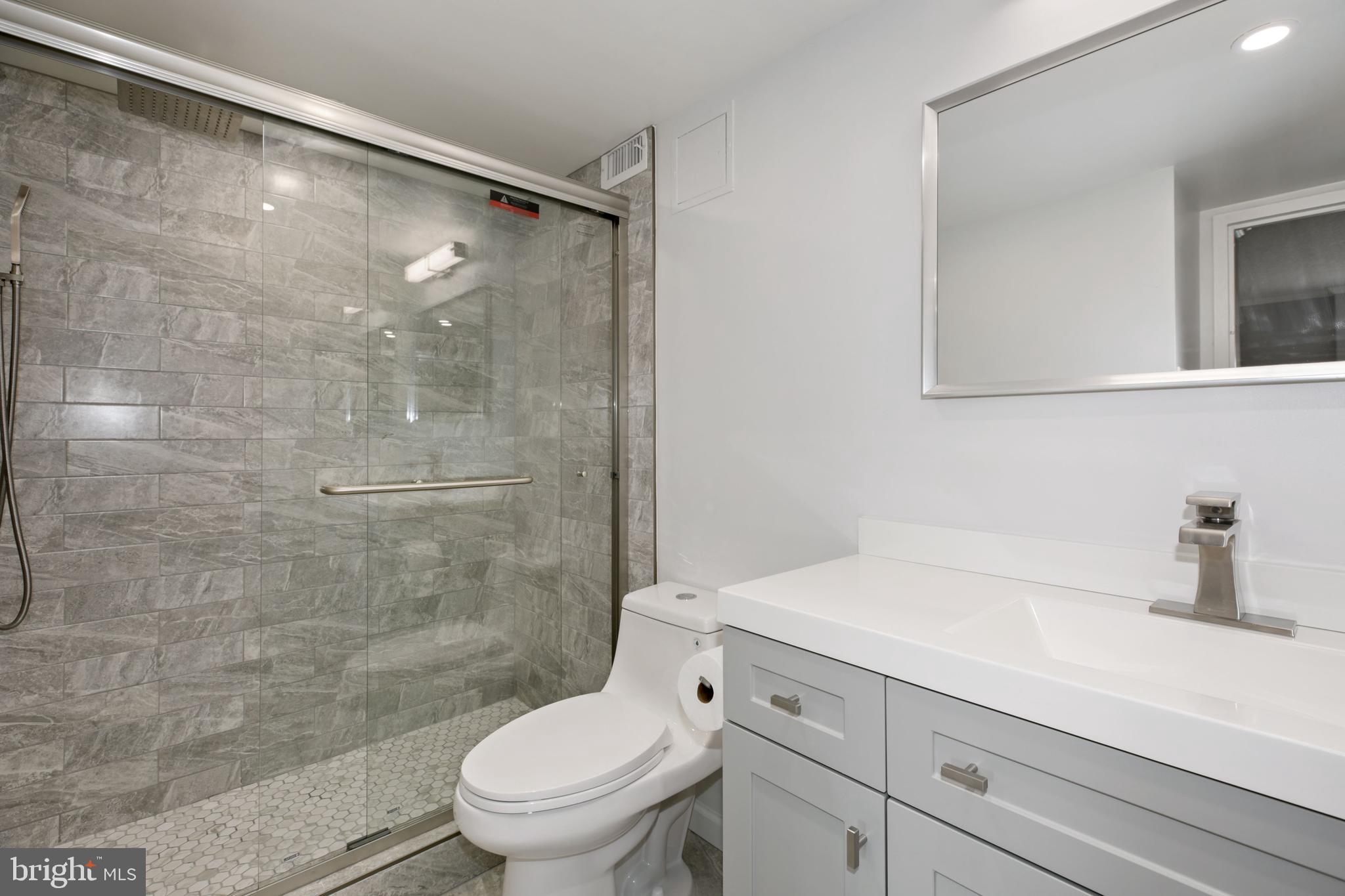 GREENHOUSE - Residential Lease