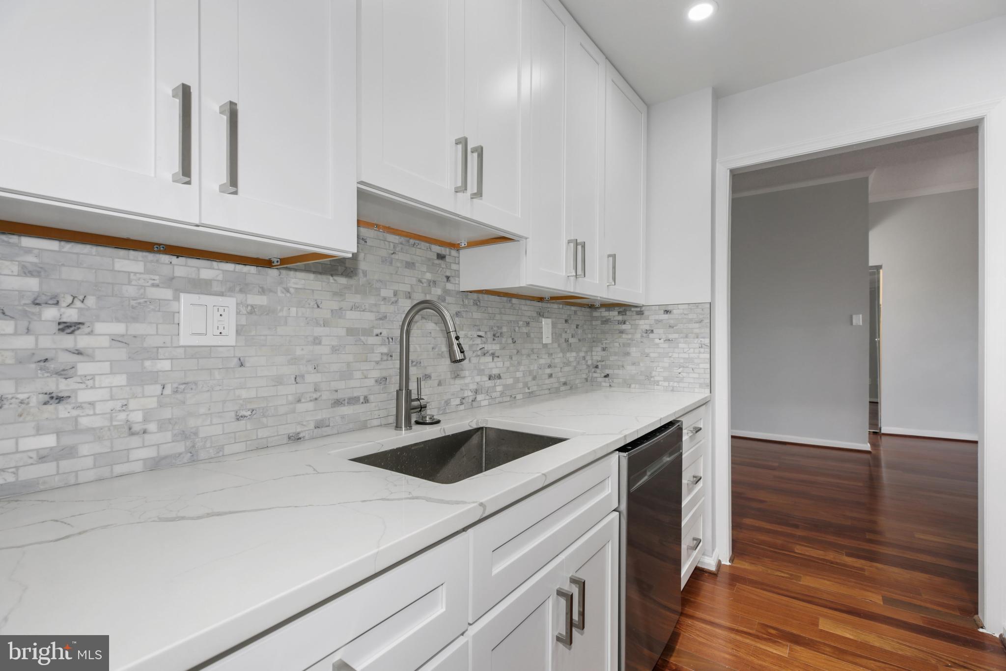 GREENHOUSE - Residential Lease