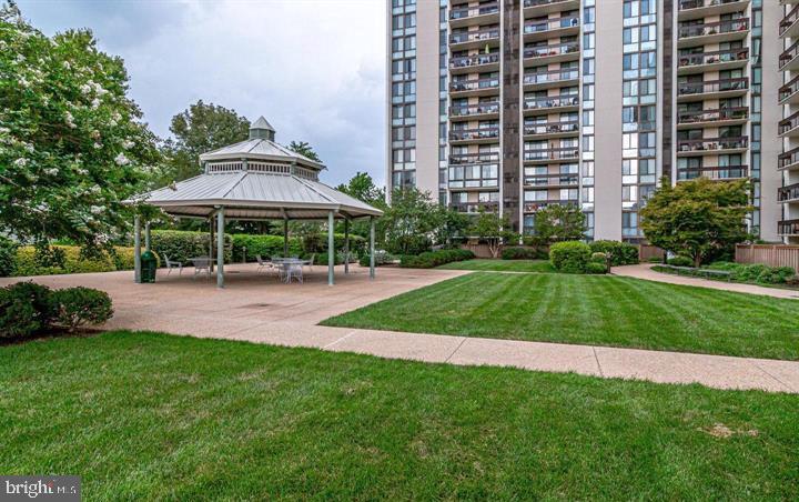 GREENHOUSE - Residential Lease