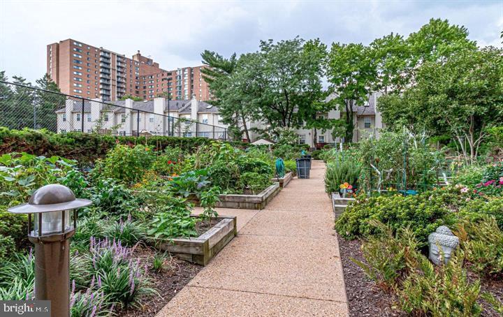 GREENHOUSE - Residential Lease