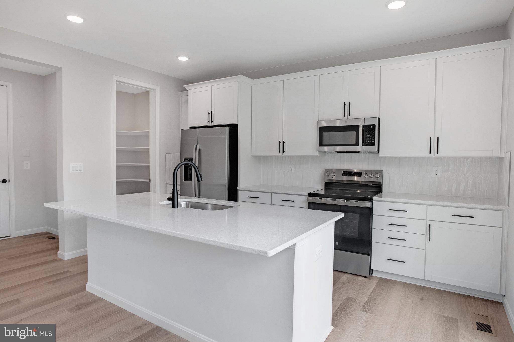 WILDERNESS SHORES - Residential