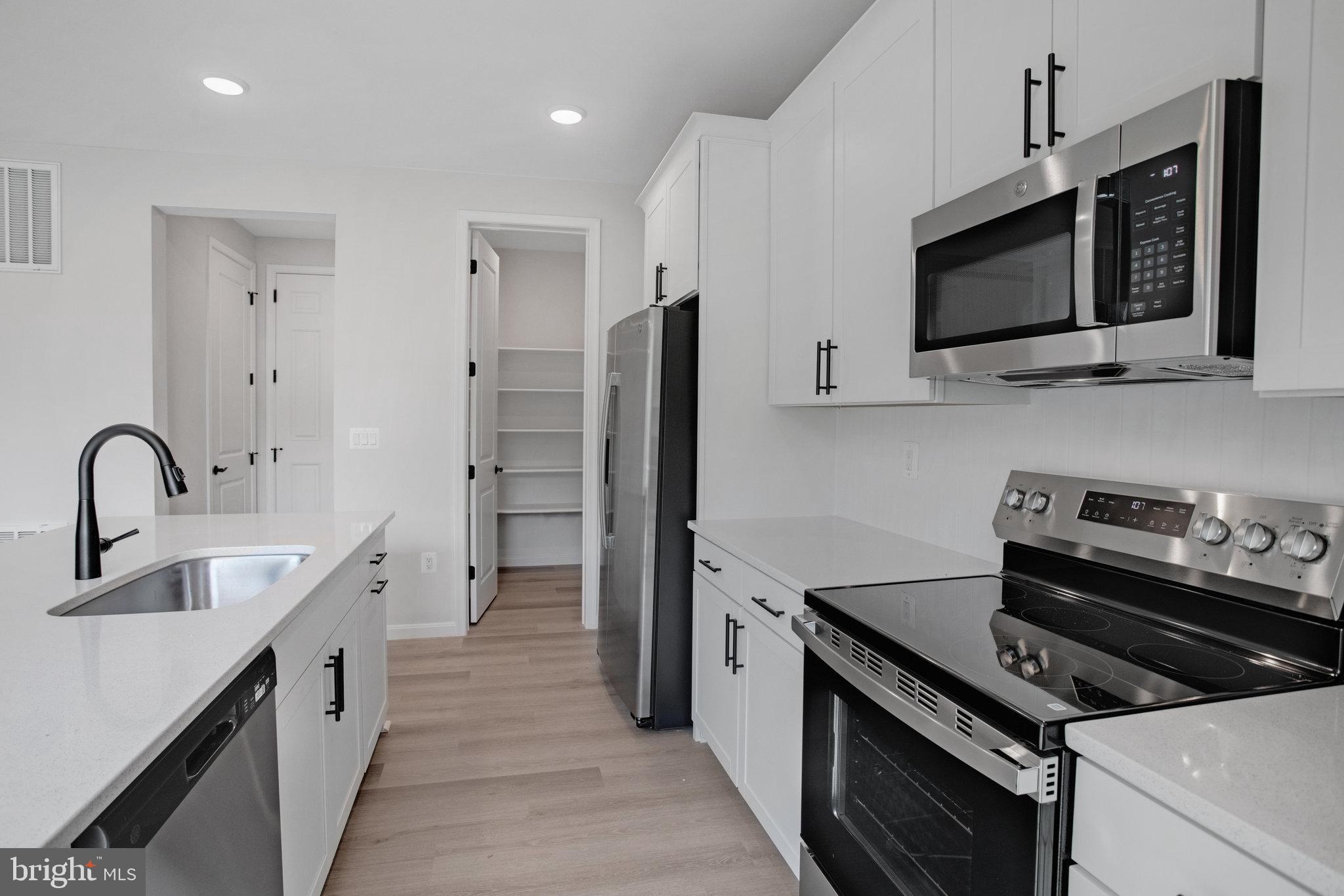 WILDERNESS SHORES - Residential