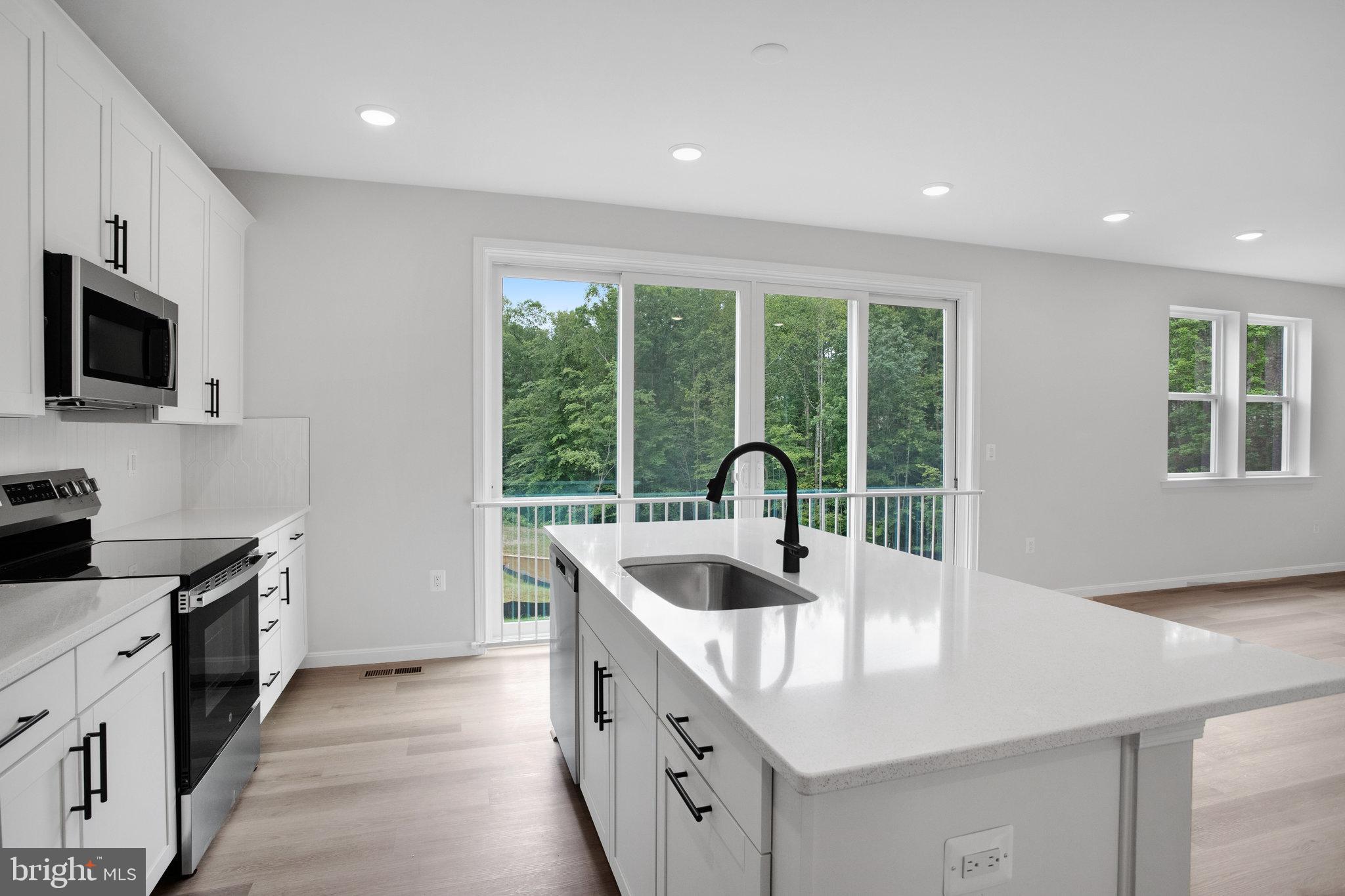 WILDERNESS SHORES - Residential