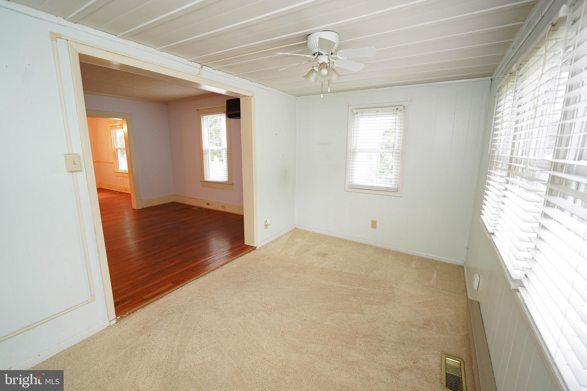 CAMDEN AVE. - Residential